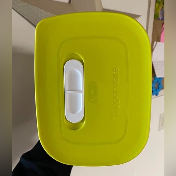 Tupperware FridgeSmart Small Deep - Picture 3 of 3